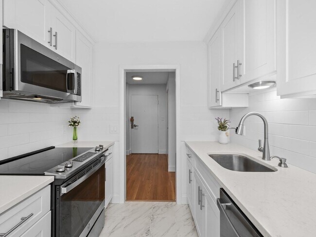 Building Photo - 131 Sewall Ave