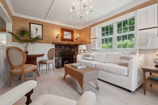 Building Photo - 35 Harris Ln