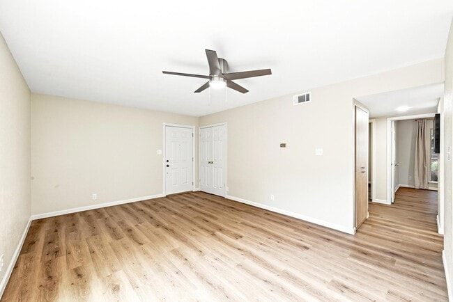 Building Photo - 7801 Shoal Creek Blvd