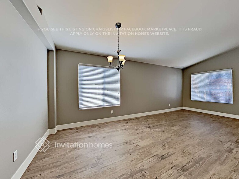 Building Photo - 9600 Sky Hollow Dr