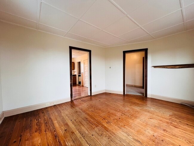 Building Photo - 31 Seaview St