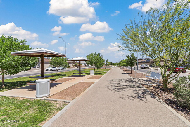 Building Photo - 2832 Mike Price Dr