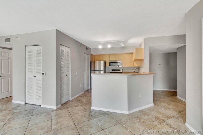 Building Photo - 116 Villa Cir