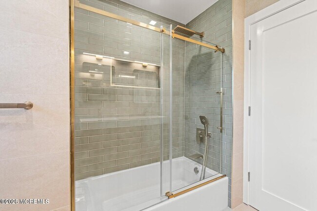 Building Photo - 441 Slocum Pl