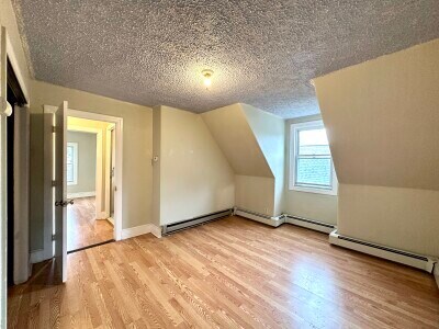 Building Photo - 569 Main St