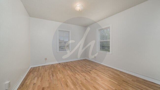 Building Photo - 111 N Sheridan Ave