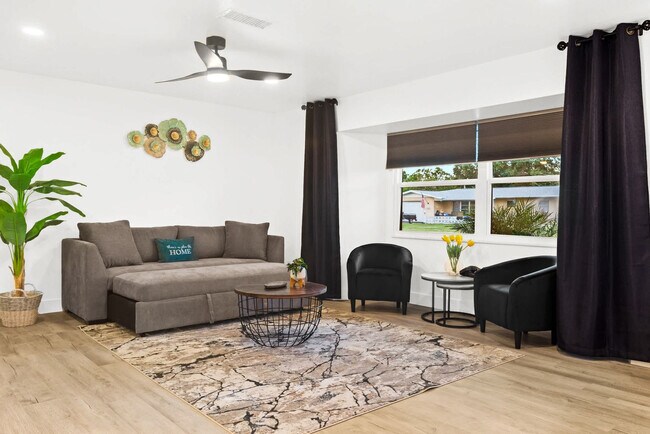 Building Photo - 1311 Cypress Ave