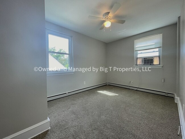 Building Photo - 203 Marsh Ln