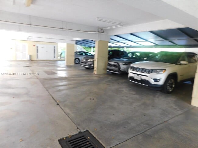 Building Photo - 427 Santander Ave