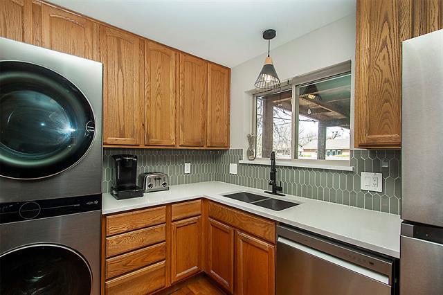 Building Photo - 1250 Dalhart Dr