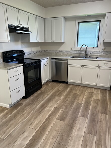 Building Photo - 1459 Westview Dr