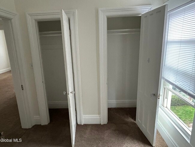 Building Photo - 425 6th Ave