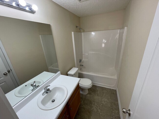 Building Photo - BRIDGEWATER HOME! PRE-LEASING FOR AUGUST 1 2026! 1/2 Off Deposit for a limited time!