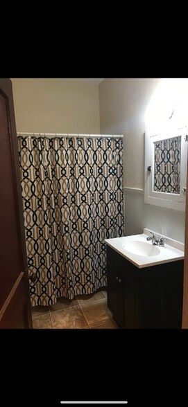 Building Photo - 311 Benton St