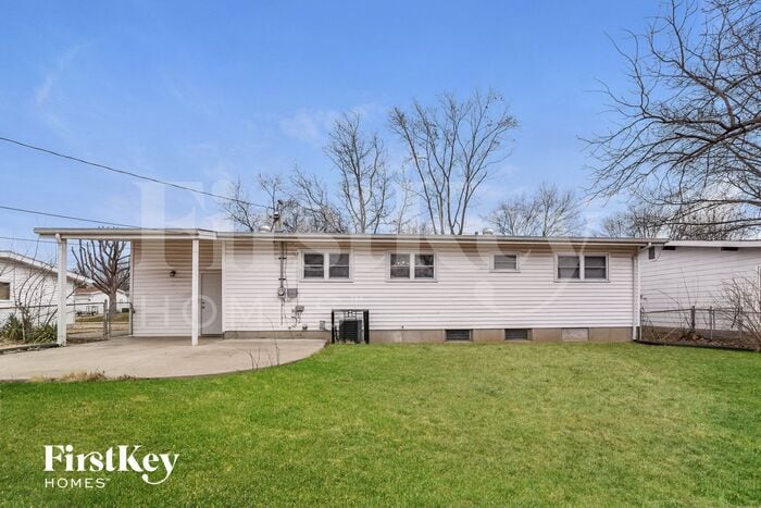 Building Photo - 370 Falcon Dr