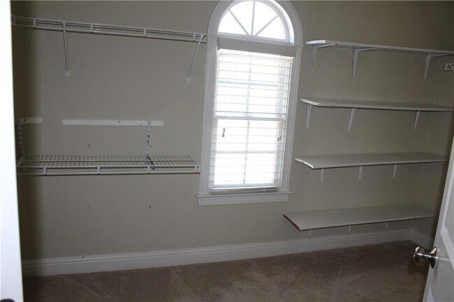 Building Photo - 9858 Talisman Dr