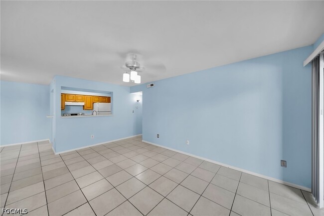 Building Photo - 2885 Winkler Ave