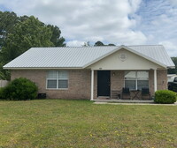 Building Photo - House for Rent
