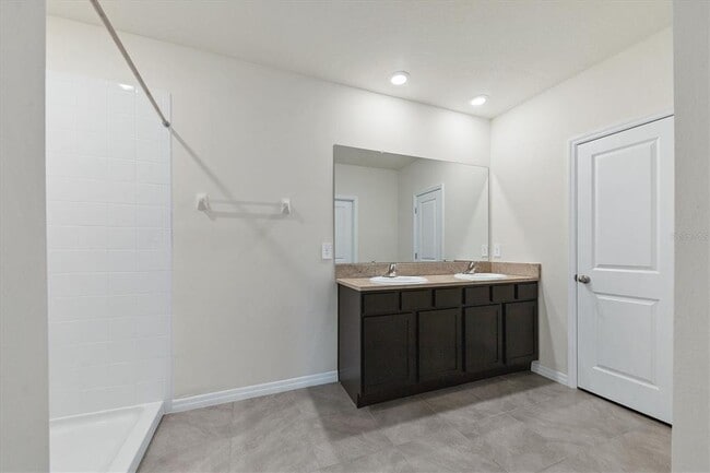 Building Photo - 3279 Hilltop Cir