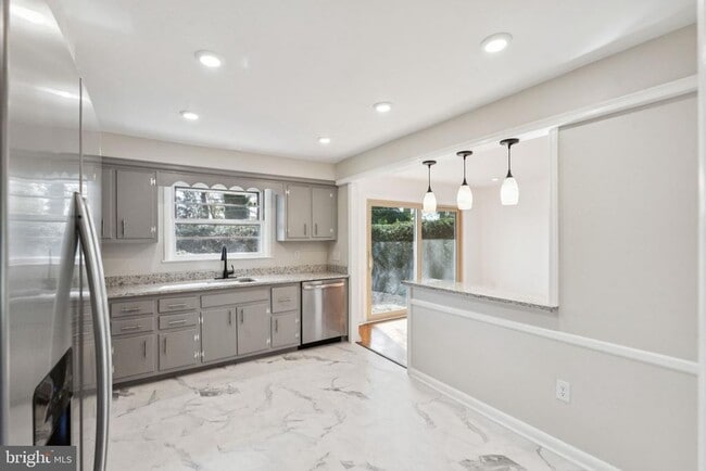 Building Photo - 1234 Remington Rd