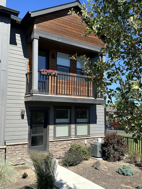Building Photo - 63103 Boyd Acres Rd