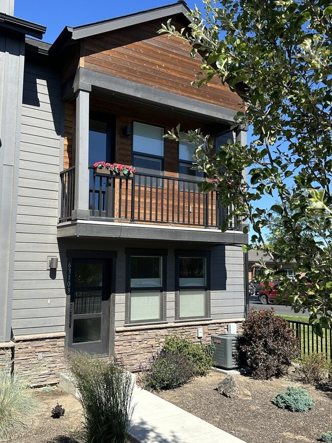 Building Photo - 63103 Boyd Acres Rd