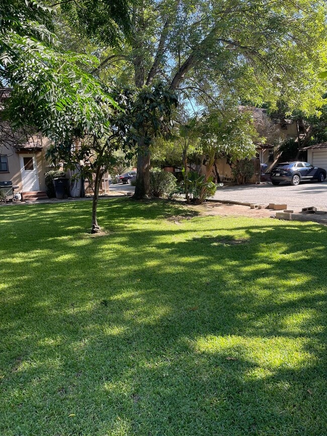 Building Photo - 2-Story 2BR 1.75 BA Duplex