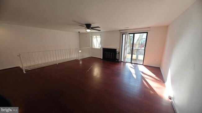 Building Photo - 9813 Hellingly Pl