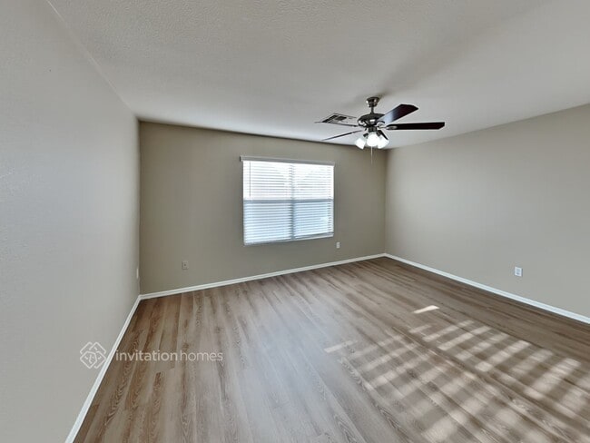 Building Photo - 1034 S Somerset