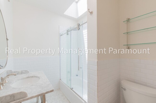 Building Photo - Beautiful Newly Renovated 3-Bedroom Home in a Prime Location