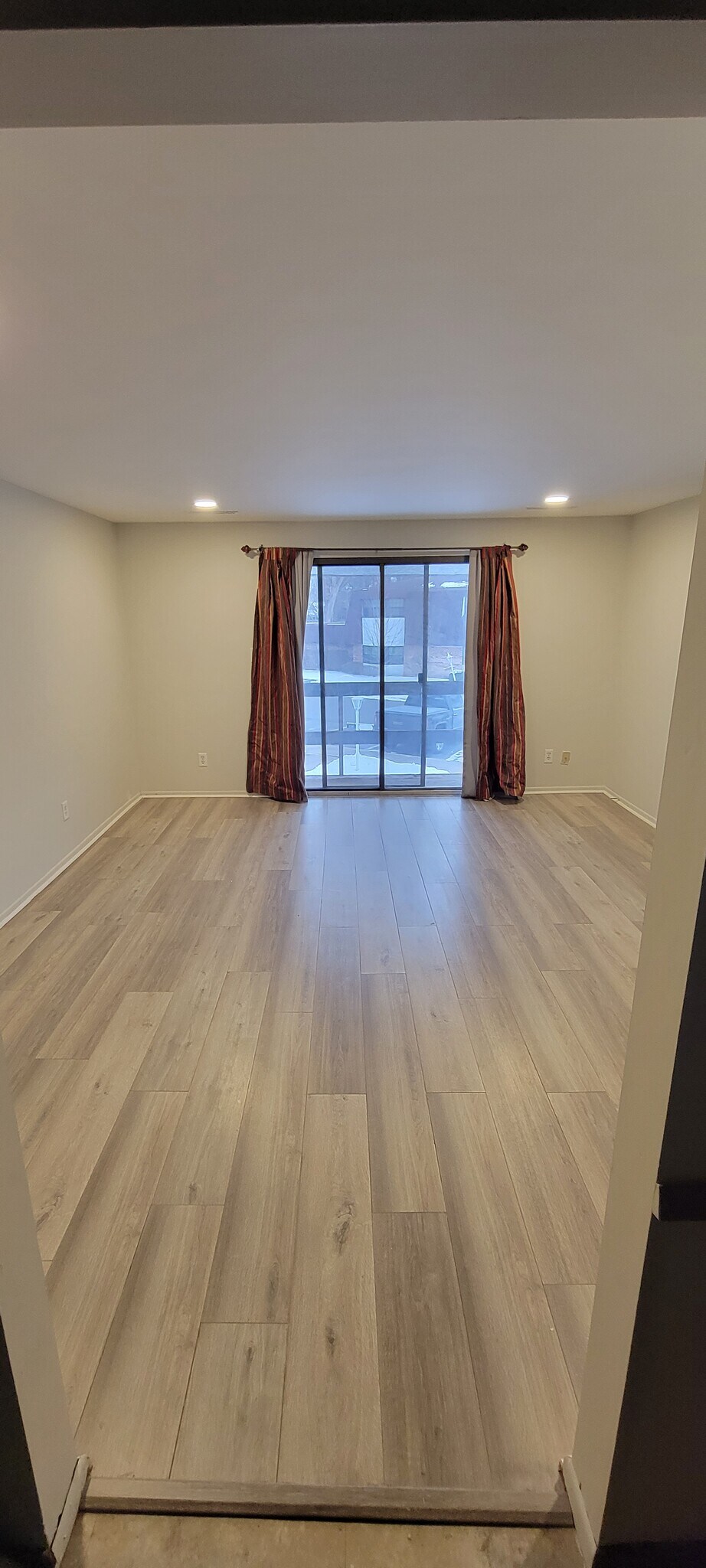 Building Photo - 1080 S Nelson Ave