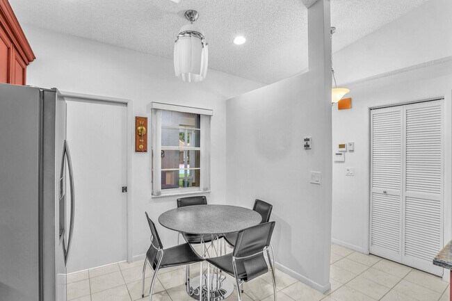 Building Photo - 6099 Waldwick Cir