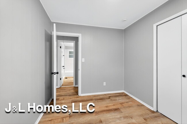 Building Photo - 1655 Westfield Dr N