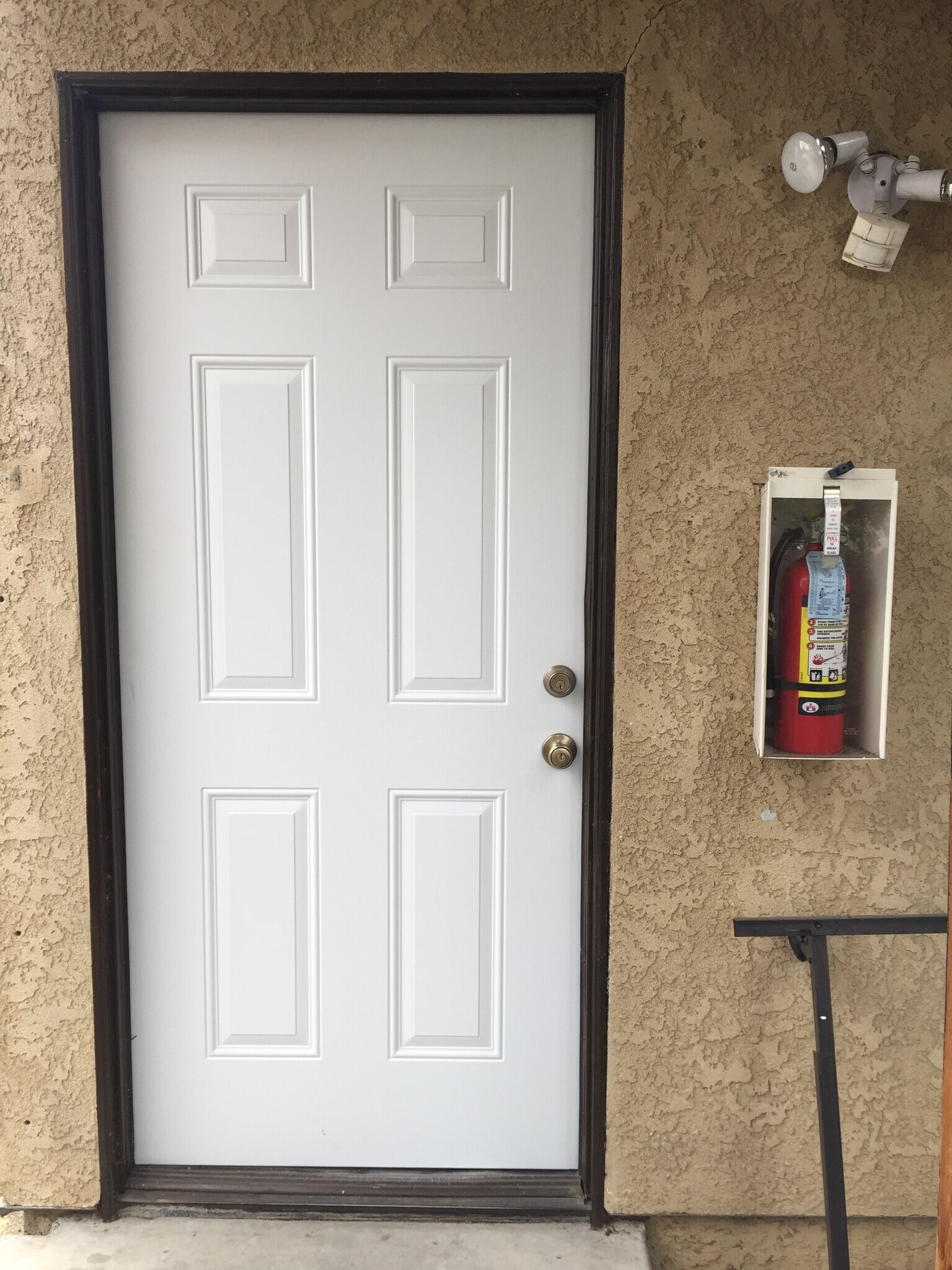 Building Photo - 2123 Alsace Ave