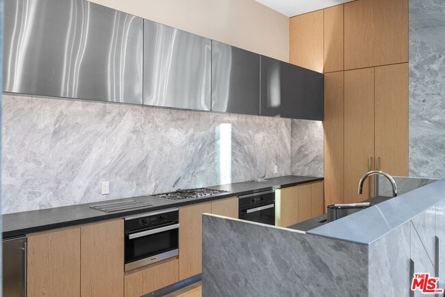 Building Photo - 877 Francisco St