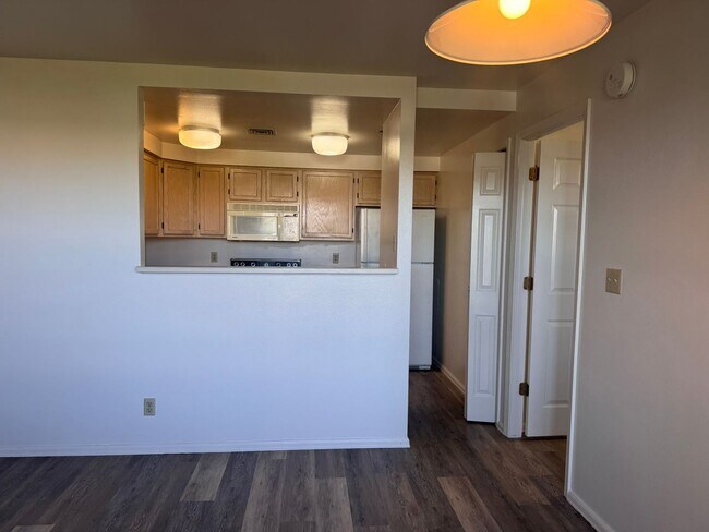 Building Photo - Horizon Towers 2Bed 2Bath Condo!!!