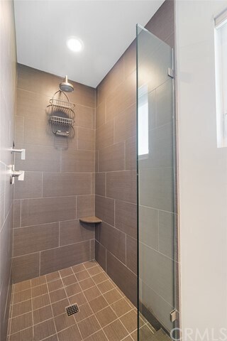 Building Photo - 16341 Hollywood Ln