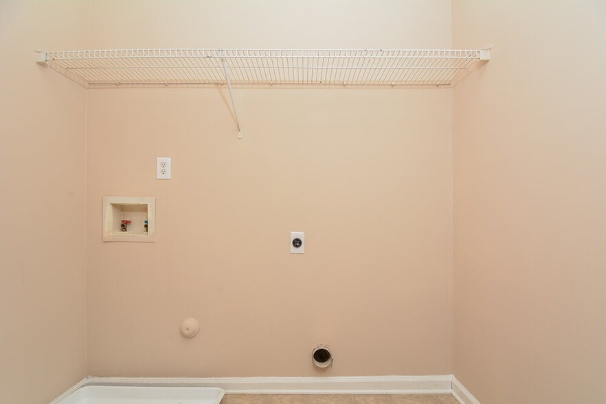 Building Photo - 4910 Little Bud Ln