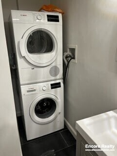 Building Photo - 20 Queensberry St