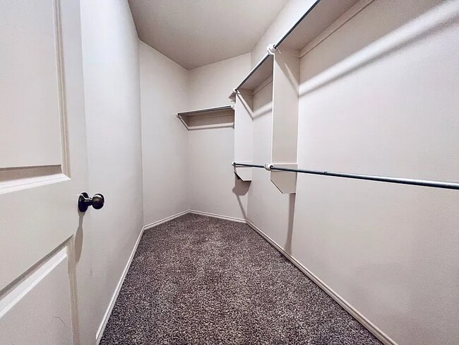 Building Photo - 5518 Kemper St