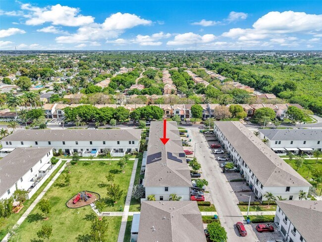 Building Photo - 1130 SW 6th Ct
