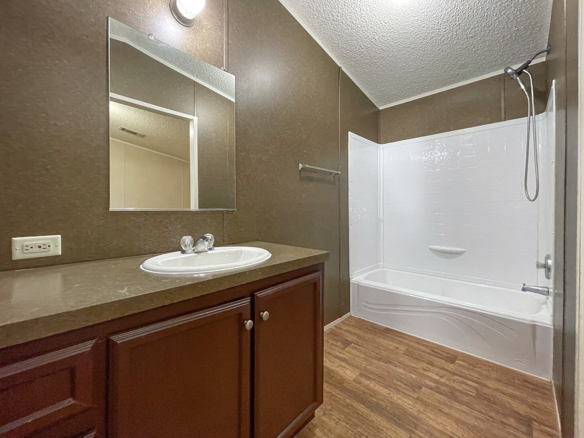 Building Photo - 436 Daybreak St