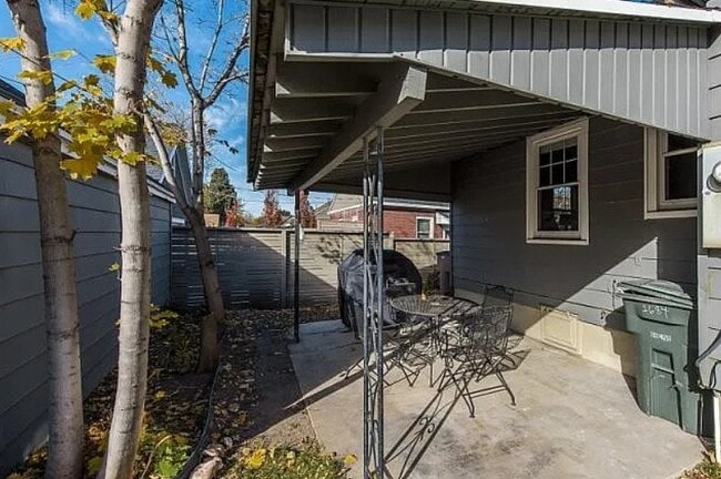 Building Photo - 1684 Browning Ave