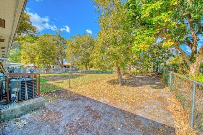 Building Photo - 2243 NW 61st St