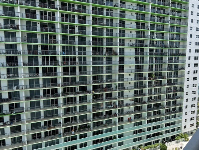 Building Photo - 1750 N Bayshore Dr