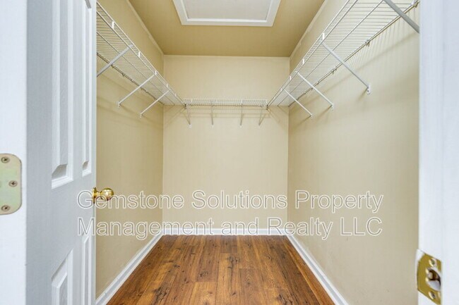 Building Photo - 3011 Baker Way