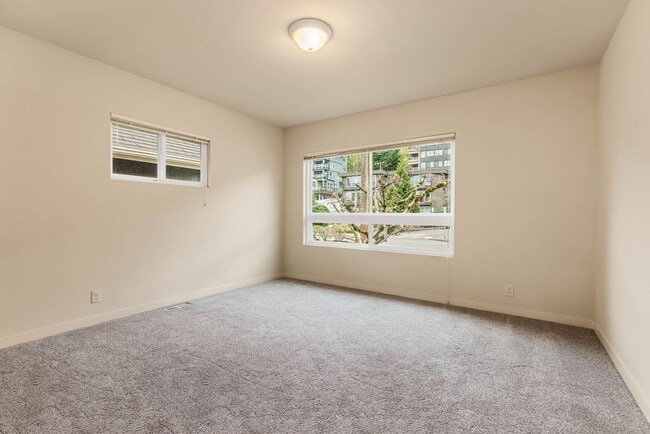 Building Photo - 2114 Dexter Ave N