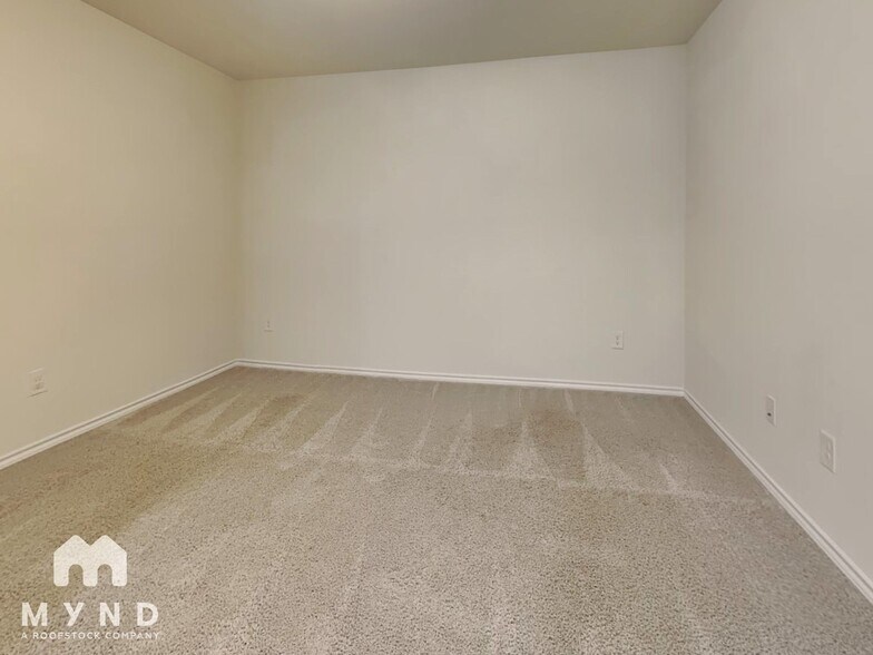 Building Photo - 426 Milverton Dr