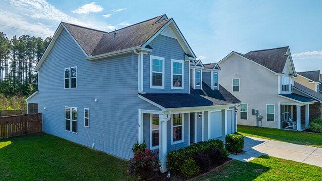 Building Photo - 201 Bigleaf Ct