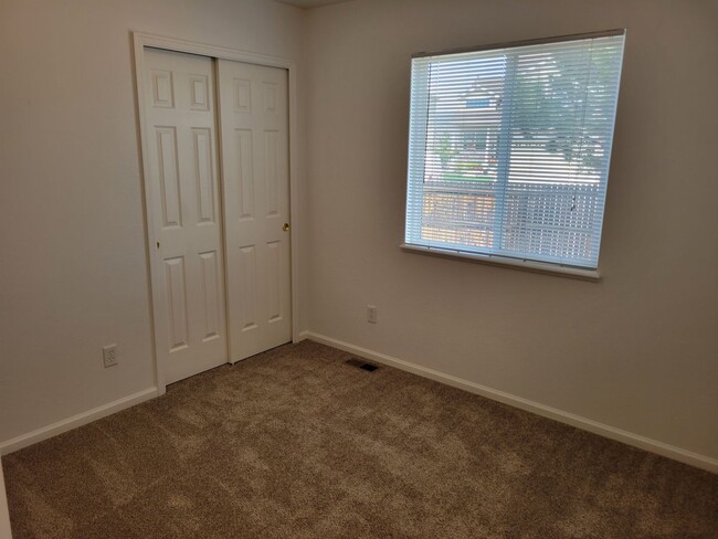 Building Photo - 14392 Woodrock Path